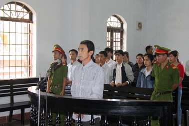 Chém chết bạn nhậu rồi bỏ trốn suốt hơn 20 năm