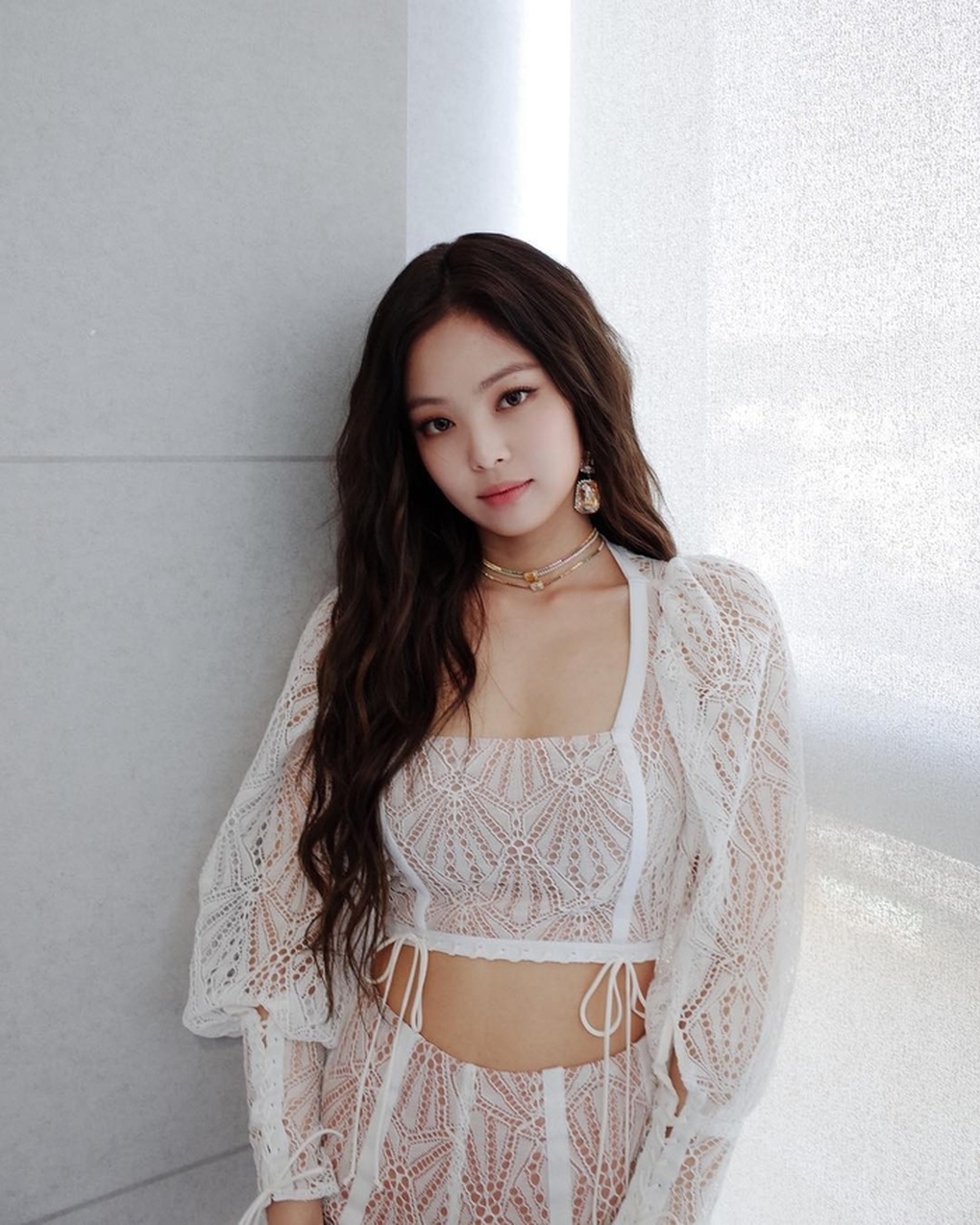 Jennie (Blackpink) Đột Ngột Rời Sân Khấu, Hứng Áp Lực Lớn Từ Vai Diễn 18+ |  Báo Dân Trí