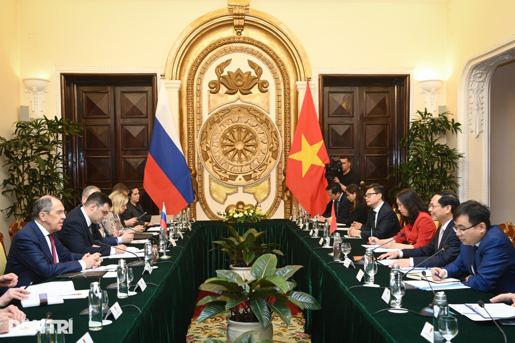 Ngoại trưởng Nga bắt đầu các hoạt động trong chuyến thăm Việt Nam - 8 Ngoại trưởng Nga bắt đầu các hoạt động trong chuyến thăm Việt Nam - 8