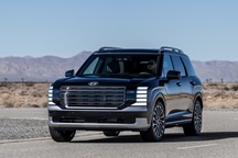 Hyundai Palisade Hybrid 2026 ra mắt: Có gì để xứng danh "đàn anh" Santa Fe?