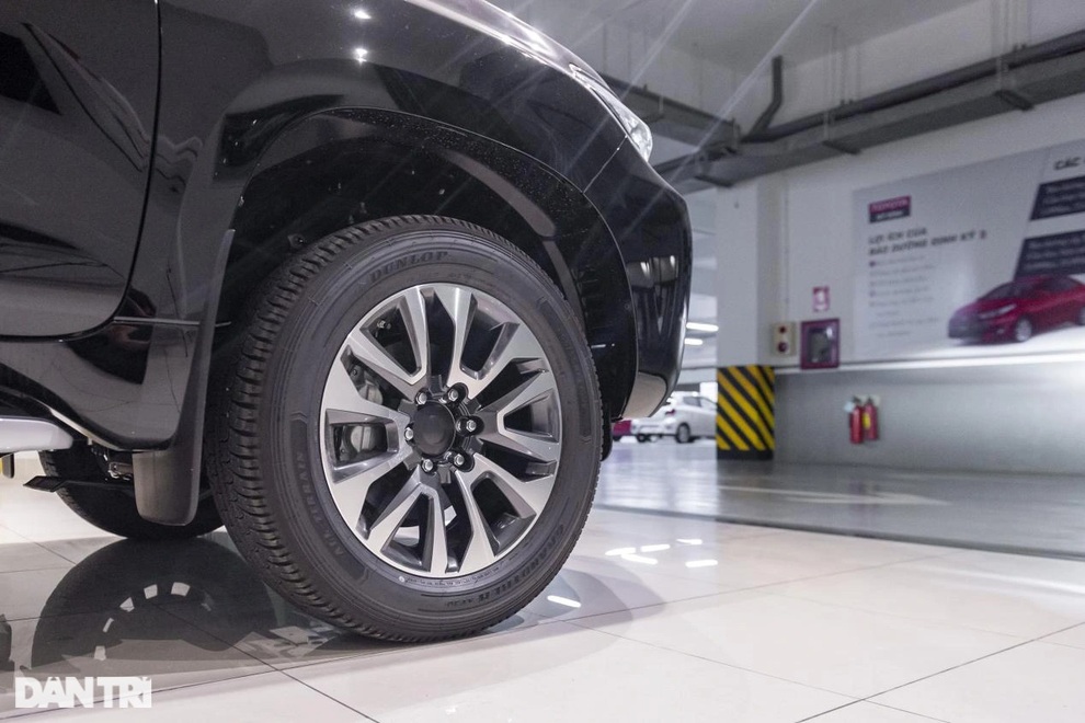 Chi tiết Land Cruiser Prado 2021: Tăng gần 170 triệu đồng liệu có đáng giá? - 7 Chi tiết Land Cruiser Prado 2021: Tăng gần 170 triệu đồng liệu có đáng giá? - 7