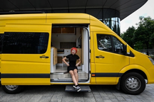 Giá thuê nhà quá cao, giới trẻ Trung Quốc rộ mốt sống trong ô tô