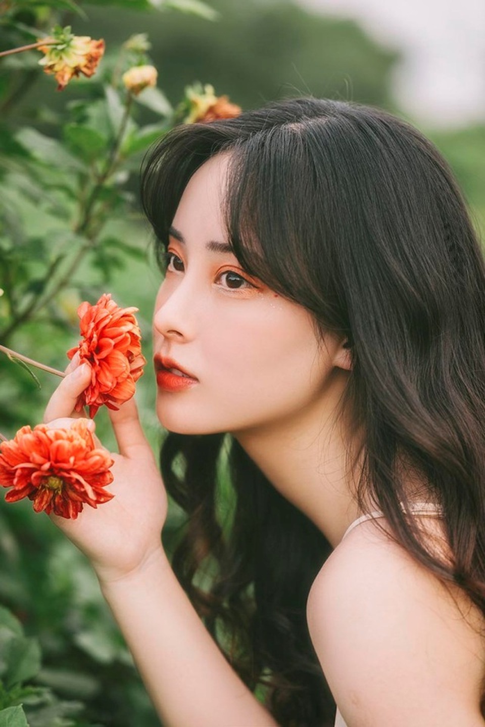 Những nàng thơ “đốn tim” người đối diện từ ánh nhìn đầu tiên - 2 Những nàng thơ “đốn tim” người đối diện từ ánh nhìn đầu tiên - 2