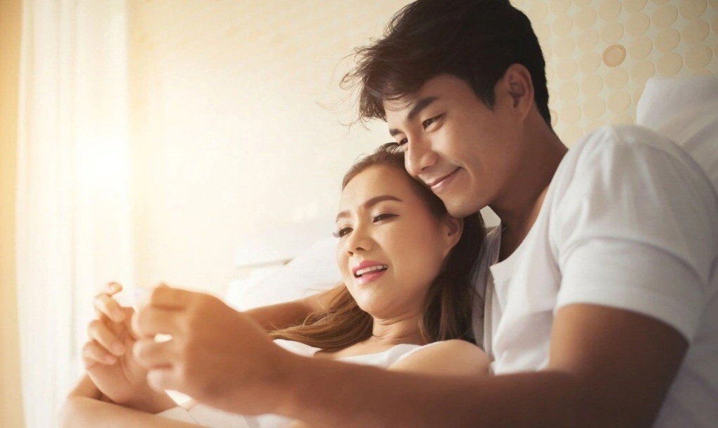 Chăm chồng ung thư, tôi run rẩy khi đọc tin nhắn trong điện thoại anh - 1 Chăm chồng ung thư, tôi run rẩy khi đọc tin nhắn trong điện thoại anh - 1