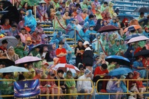 Hàng nghìn khán giả đội mưa xem concert quốc gia "Việt Nam trong tôi"