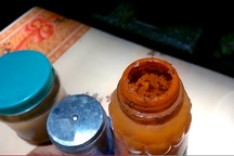 Hãi cả đời với tương ớt lúc nhúc dòi bọ