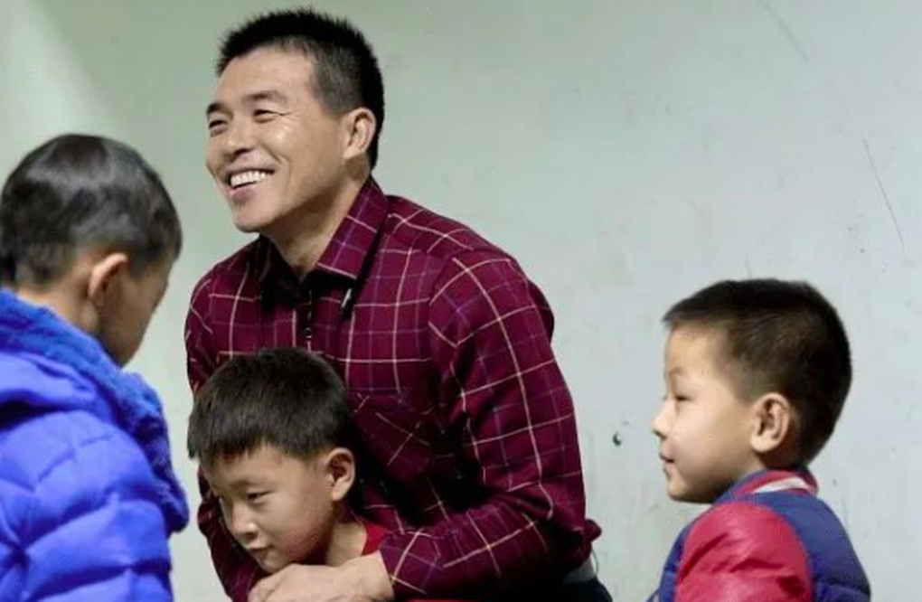 Ở quê lên phố, người mẹ nghèo phát hiện con trai có hơn 200 con nuôi - 1 Ở quê lên phố, người mẹ nghèo phát hiện con trai có hơn 200 con nuôi - 1