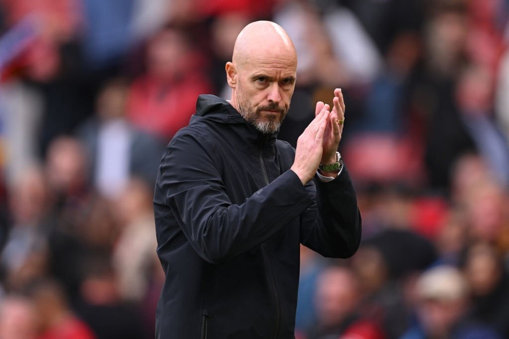 Thái độ lạ của HLV Ten Hag khi Man Utd phơi áo ở Old Trafford - 2 Thái độ lạ của HLV Ten Hag khi Man Utd phơi áo ở Old Trafford - 2