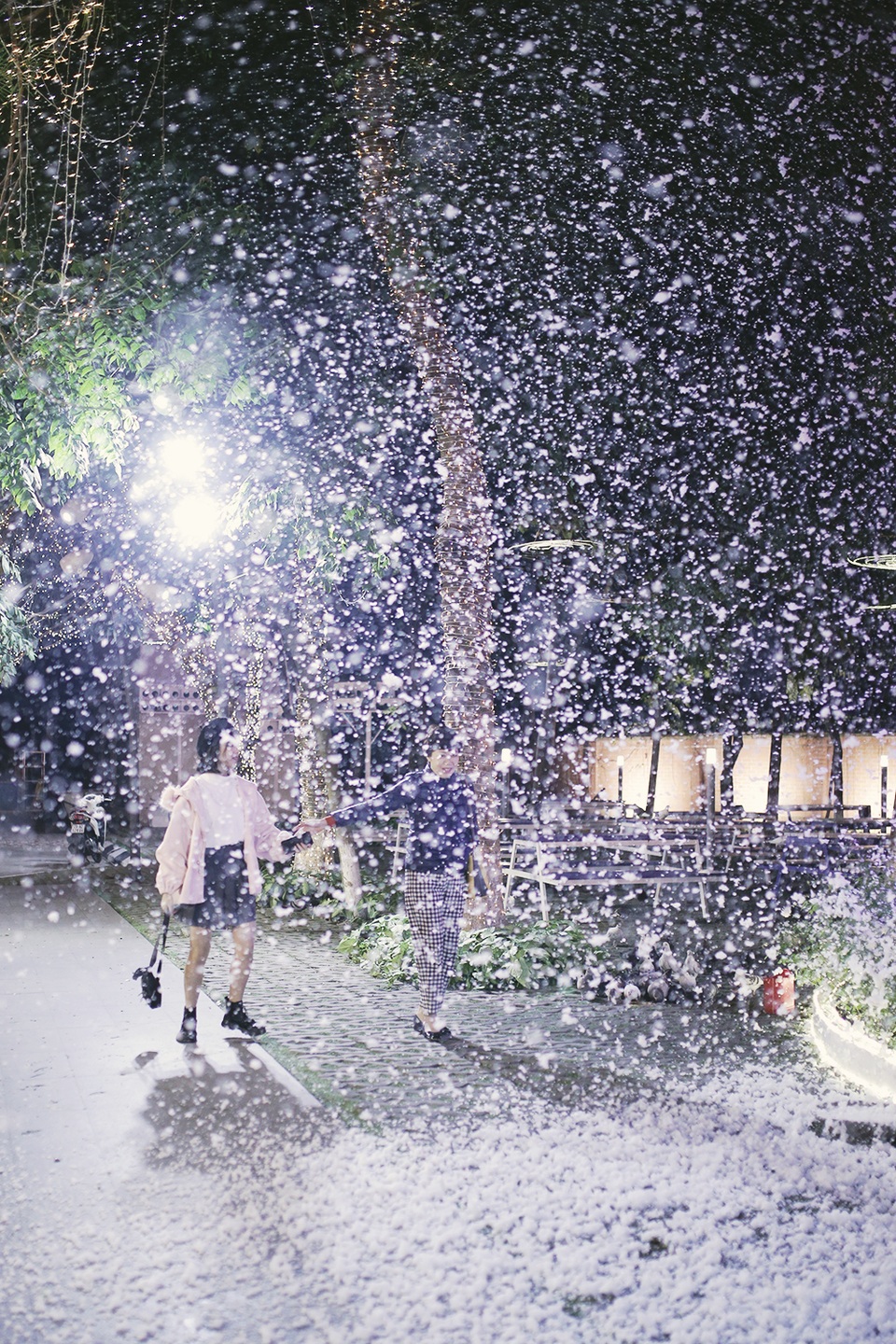 Trường đầu tư máy phun tuyết nhân tạo, sinh viên tha hồ sống ảo mùa Noel - 1 Trường đầu tư máy phun tuyết nhân tạo, sinh viên tha hồ sống ảo mùa Noel - 1