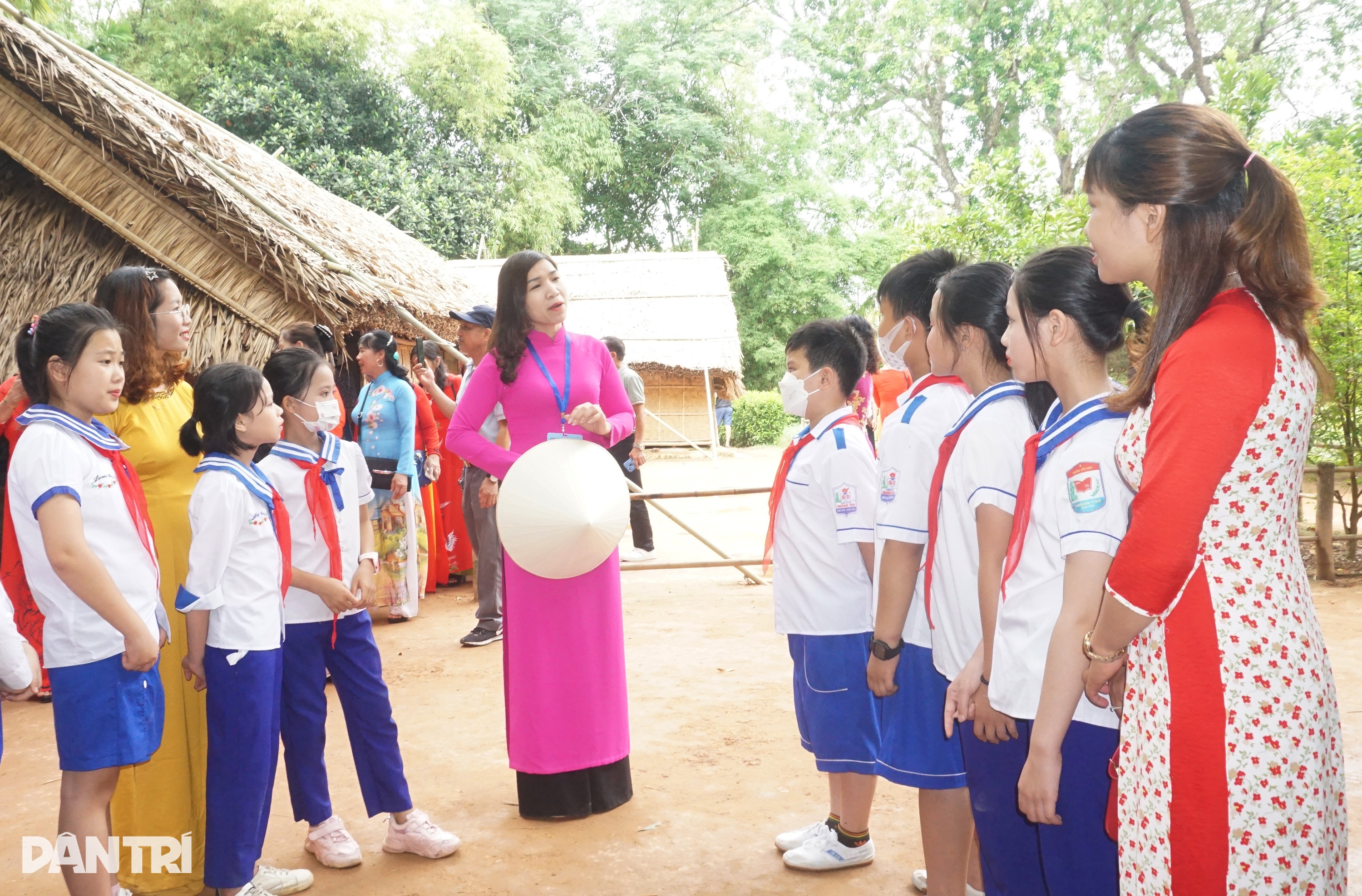 Những người nói giọng quê Bác với cả thế giới - 8 Những người nói giọng quê Bác với cả thế giới - 8