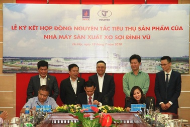 PVTEX ký kết hợp đồng nguyên tắc tiêu thụ sản phẩm xơ sợi tổng hợp