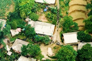 Cảnh sát dùng flycam truy bắt đường dây ma túy