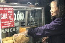 Giá thịt lợn tăng vọt kéo theo giò, chả lên mức giá cao chưa từng có