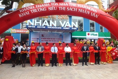 Giảm giá đến 50% tại siêu thị sách hiện đại theo mô hình Singapore