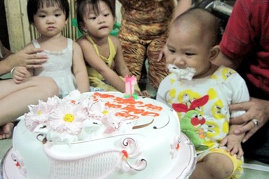Mừng sinh nhật đầu tiên và cuộc sống mới của bé Nhân Hòa