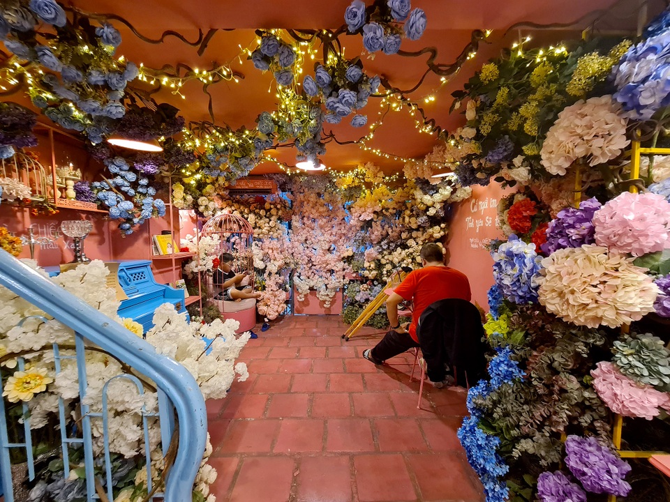 Cà phê màu hồng.jpg