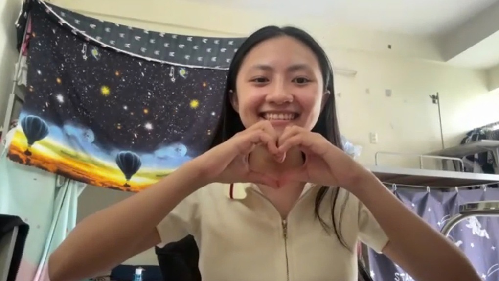 فيكي تقدم جوائز في برنامج Vikki trao giải thưởng trong chương trình “Mở tài khoản Vikki An sinh – Nhận quà mừng Quốc khánh” - 3