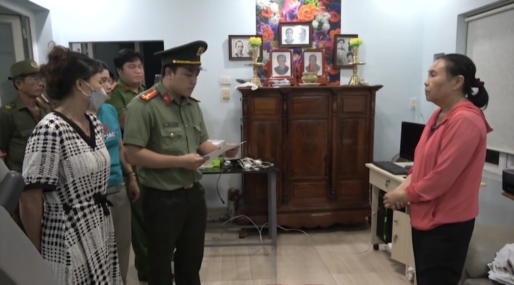 Công an TPHCM bắt 2 đối tượng hoạt động lật đổ chính quyền nhân dân - 1 Công an TPHCM bắt 2 đối tượng hoạt động lật đổ chính quyền nhân dân - 1