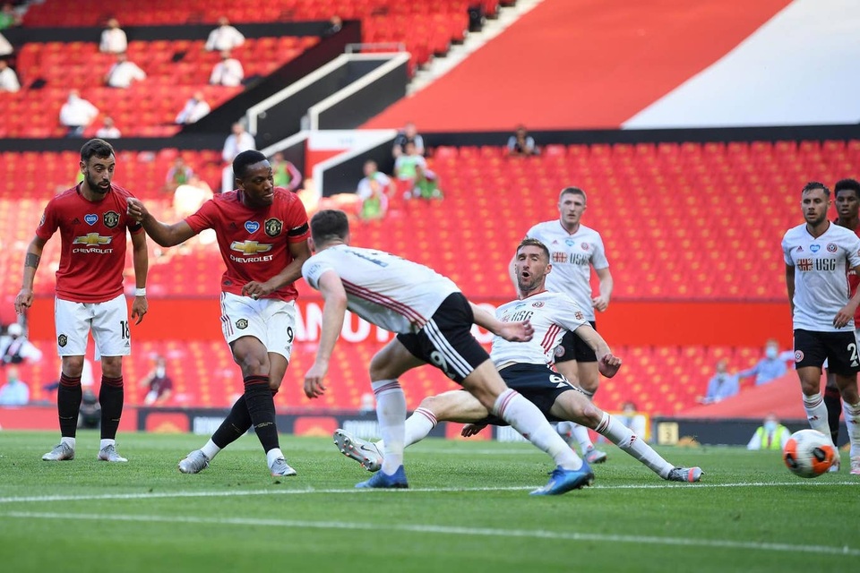 Nhìn lại trận đấu Man Utd đè bẹp Sheffield United - 15 Nhìn lại trận đấu Man Utd đè bẹp Sheffield United - 15