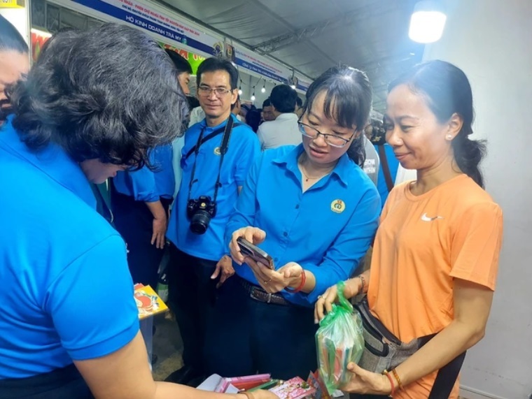 tet cong doan 7.jpg tet cong doan 7.jpg