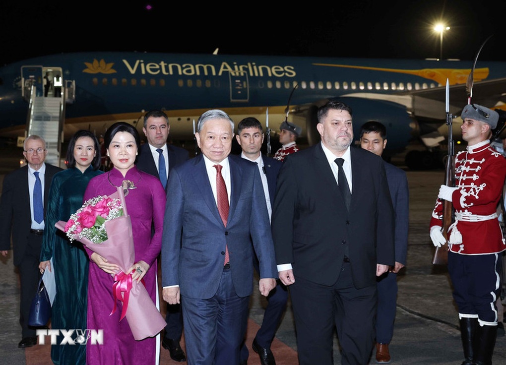 Tổng Bí thư Tô Lâm và Phu nhân bắt đầu thăm chính thức Cộng hòa Bulgaria - 1 Tổng Bí thư Tô Lâm và Phu nhân bắt đầu thăm chính thức Cộng hòa Bulgaria - 1