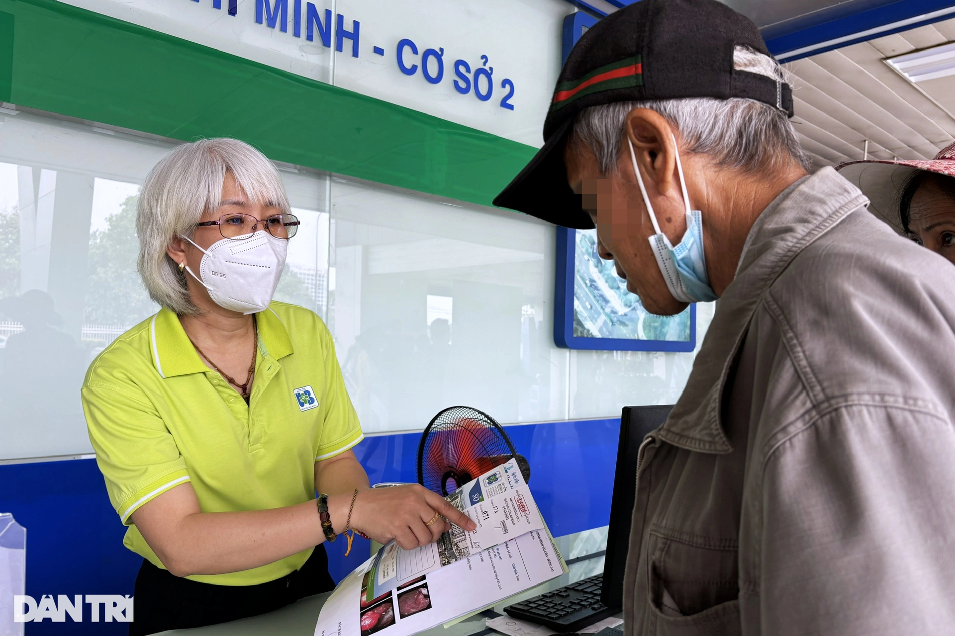 Cha bị đột quỵ, con gái 12 năm làm cô tiên của người bệnh hiểm nghèo - 5 Cha bị đột quỵ, con gái 12 năm làm cô tiên của người bệnh hiểm nghèo - 5