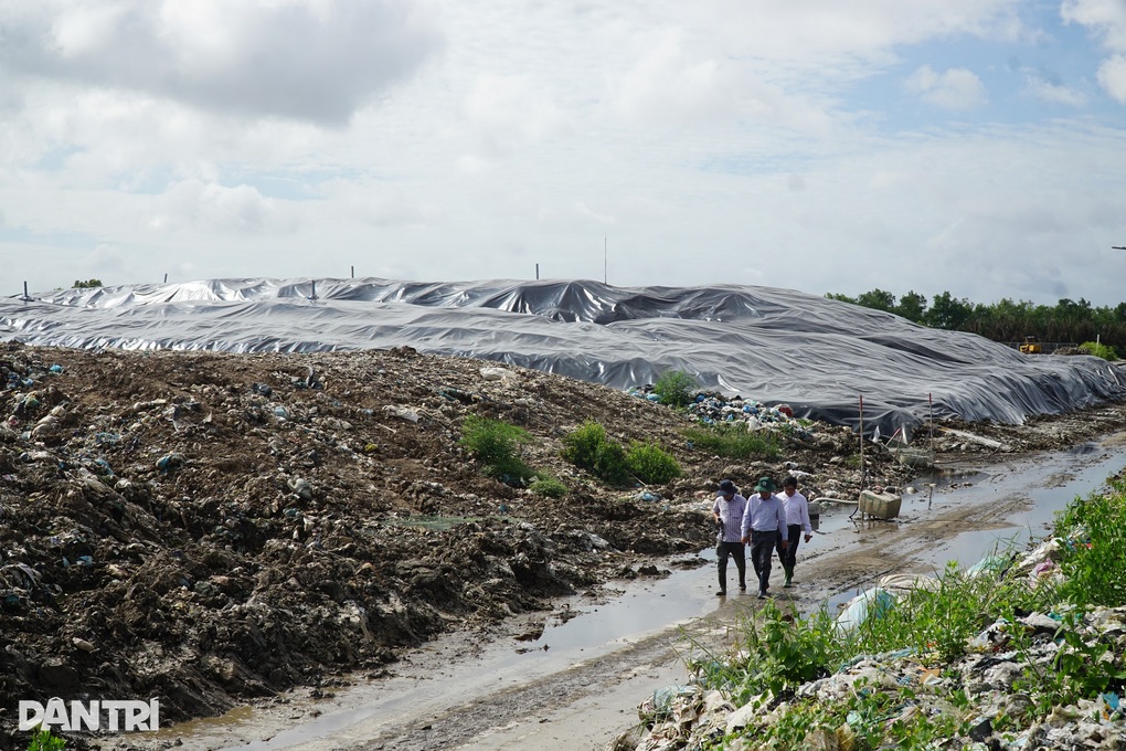 Chủ tịch Bến Tre nhận thiếu sót khi để bãi rác gây ô nhiễm - 4