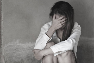 Chênh 25 tuổi, cô gái ngại đến với bạn trai ngoại quốc vì sợ tiếng "đào mỏ"