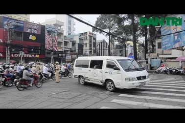 3 vụ tai nạn tại cùng địa điểm, giao thông kẹt cứng suốt buổi sáng