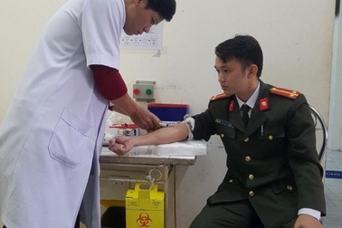 Trung úy công an kịp thời hiến máu cứu bệnh nhân qua cơn nguy kịch