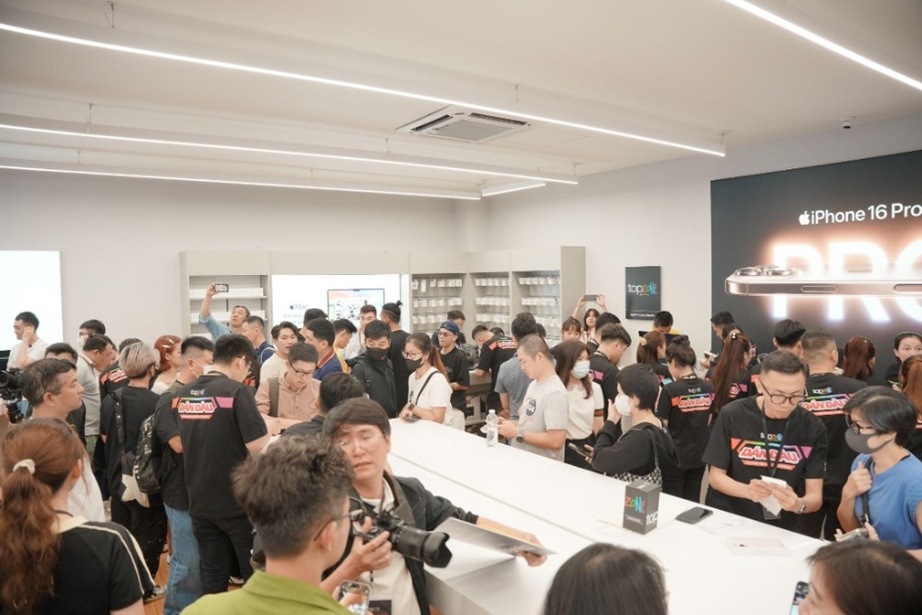 3 lý do giúp TopZone bán ra kỷ lục 30.000 iPhone 16 trong đợt giao hàng đầu tiên - 3 3 lý do giúp TopZone bán ra kỷ lục 30.000 iPhone 16 trong đợt giao hàng đầu tiên - 3