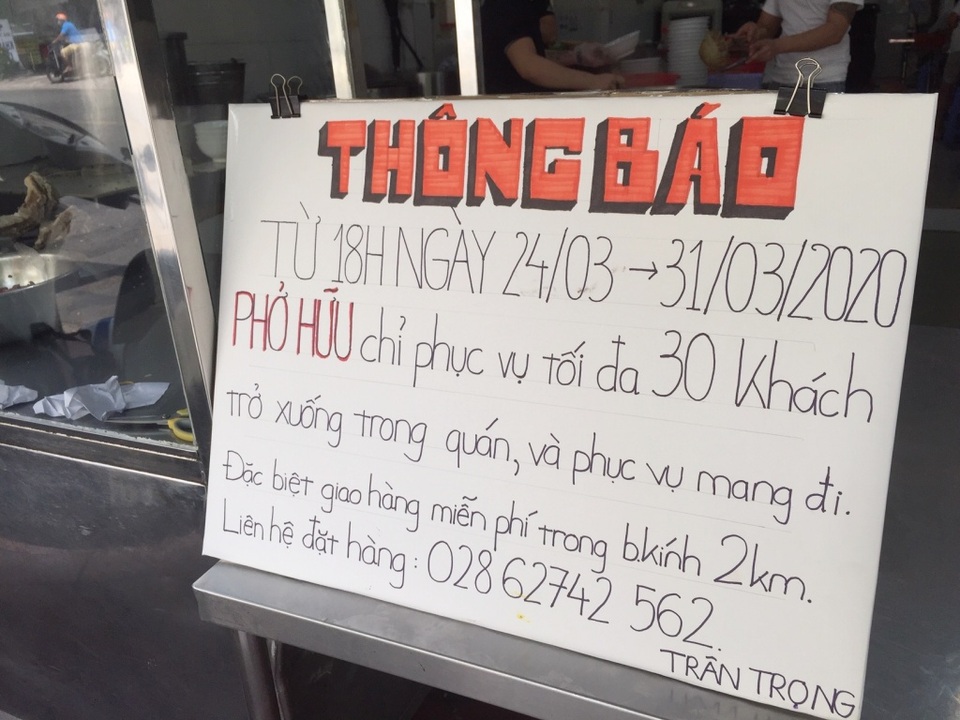 TPHCM: Nhà hàng, quán ăn “cắn răng” giảm công suất, tung chiêu “Take away” - 3 TPHCM: Nhà hàng, quán ăn “cắn răng” giảm công suất, tung chiêu “Take away” - 3