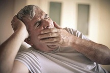 Hay buồn ngủ ban ngày: Coi chừng nguy cơ sa sút trí tuệ