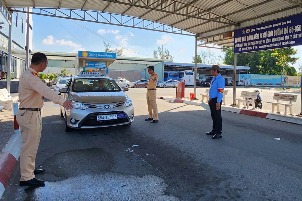 Công an Cần Thơ lần đầu tổ chức sát hạch lái ô tô - 1 Công an Cần Thơ lần đầu tổ chức sát hạch lái ô tô - 1