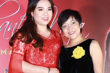 Nhiều nghệ sĩ đến ủng hộ minishow của ca sĩ Thanh Nga