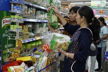 Nhộn nhịp sắp tết sớm "mua 1 tặng 1" tại Co.opmart