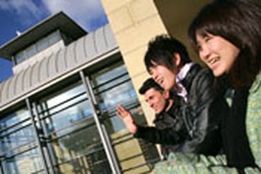 Con đường đến với các trường ĐH Anh quốc qua Into University Parnerships