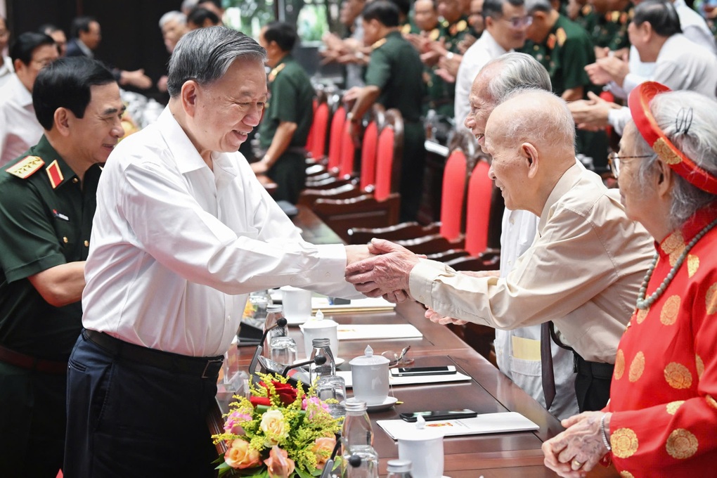 Tổng Bí thư: Tiền miễn học phí được lấy từ nguồn tiết kiệm tinh gọn bộ máy - 1 Tổng Bí thư: Tiền miễn học phí được lấy từ nguồn tiết kiệm tinh gọn bộ máy - 1