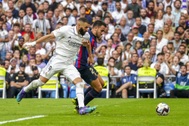 Benzema ghi bàn, Real Madrid đánh bại Barcelona ở Bernabeu