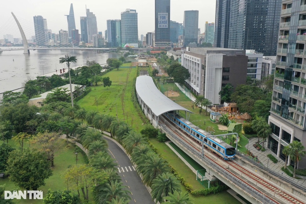 Trẩy hội Metro số 1 TPHCM sau 12 năm chờ đợi - 5 Trẩy hội Metro số 1 TPHCM sau 12 năm chờ đợi - 5