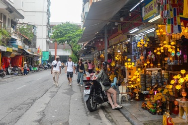 Hà Nội giao Sở Xây dựng lập đề án quản lý vỉa hè đảm bảo bài bản, hài hòa