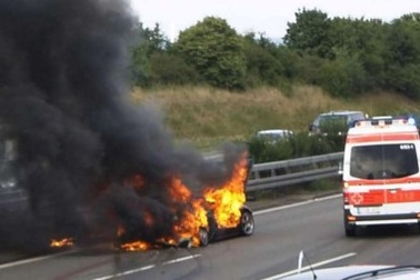 Lamborghini Murcielago bốc cháy, 2 người thiệt mạng