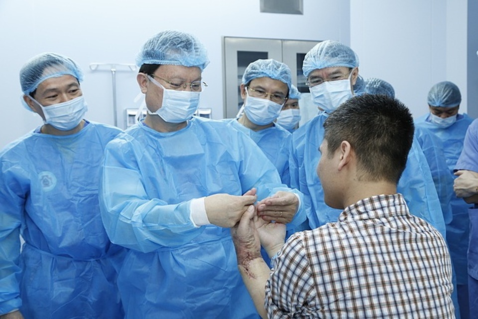 Tiến tới ghép tử cung, chi thể trong tương lai - 1 Tiến tới ghép tử cung, chi thể trong tương lai - 1