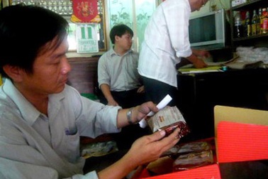 TPHCM: Đình chỉ một cơ sở sản xuất bánh trung thu 