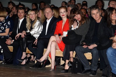 Dàn “sao” tới xem buổi trình diễn của Saint Laurent