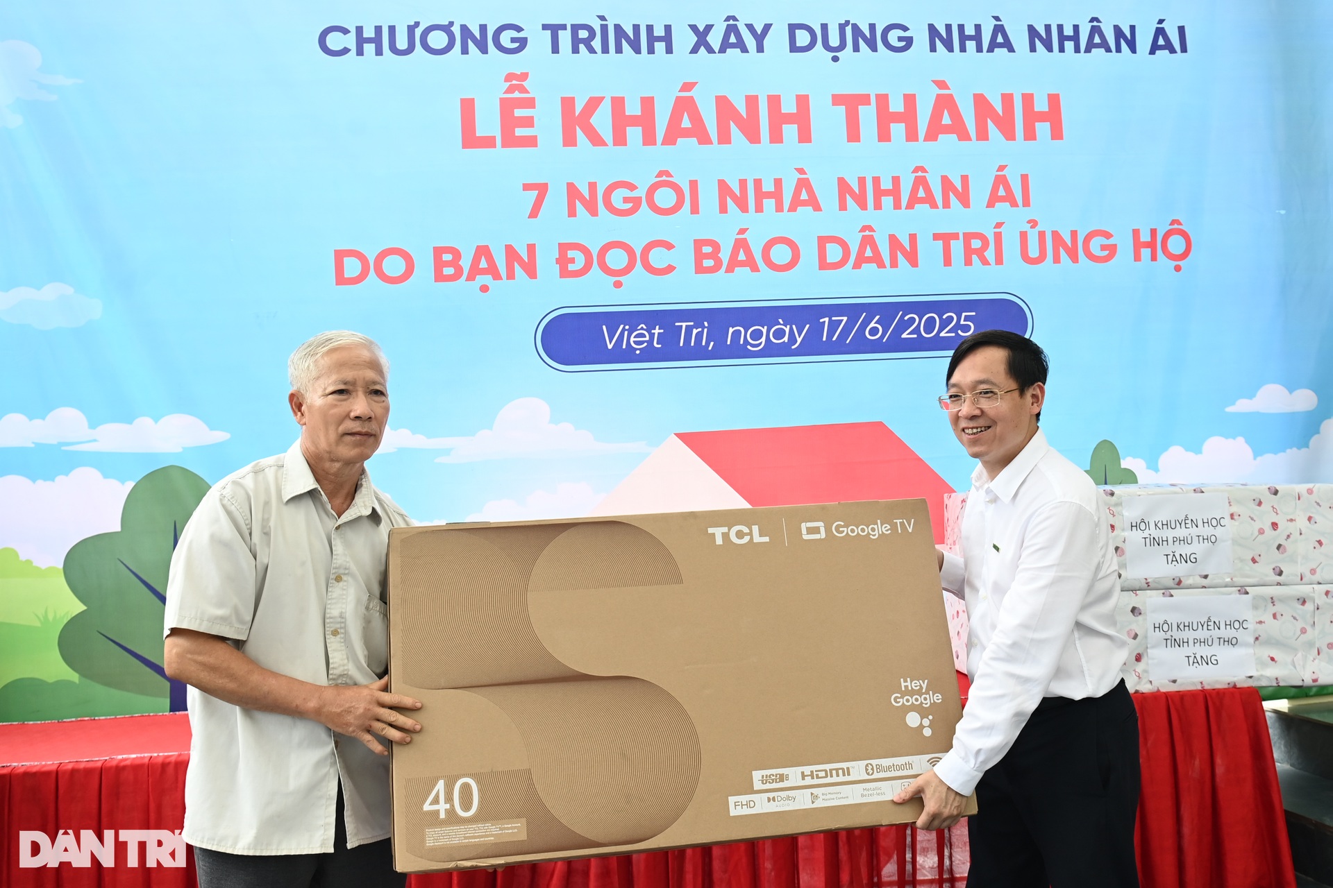 Khánh thành 7 nhà Nhân ái, ấm lòng người nghèo vùng đất Tổ Phú Thọ - 8 Khánh thành 7 nhà Nhân ái, ấm lòng người nghèo vùng đất Tổ Phú Thọ - 8