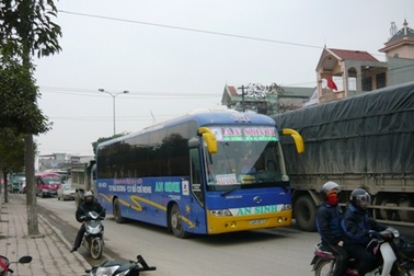 Tài xế ẩu đả nhau, Quốc lộ 1A ách tắc nghiêm trọng  