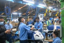 Đại diện Tổng LĐLĐ VN thăm doanh nghiệp có công nhân bị cách ly vì Covid-19