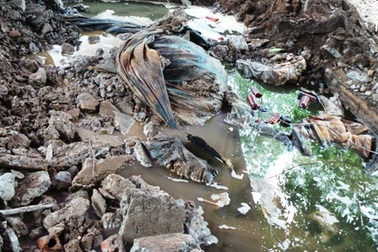 Sở TN&MT họp bàn phương án xử lý nhanh vụ chôn thuốc trừ sâu