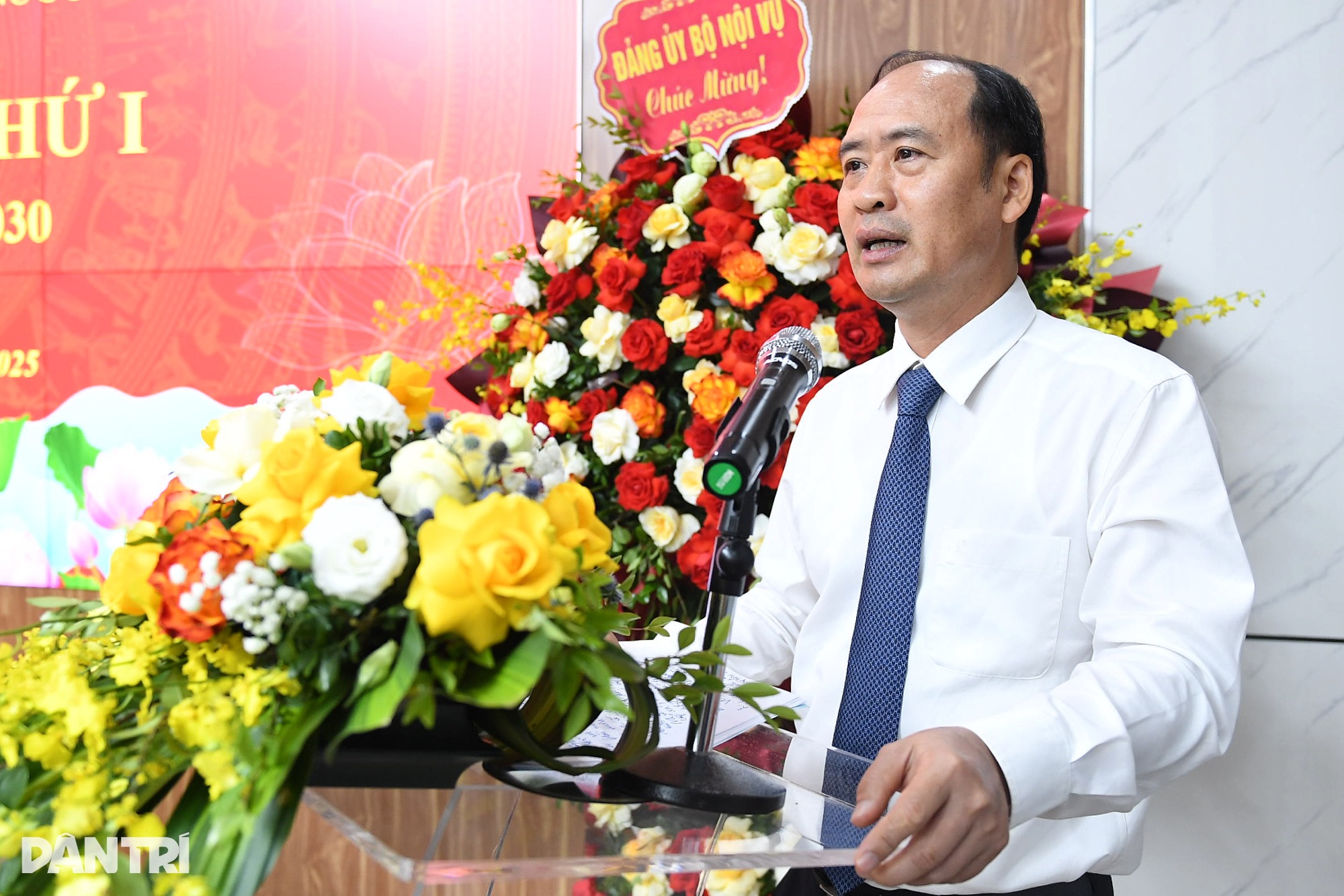 Làm khoa học, công nghệ không phải nghiên cứu xong cất trong ngăn kéo - 4 Làm khoa học, công nghệ không phải nghiên cứu xong cất trong ngăn kéo - 4